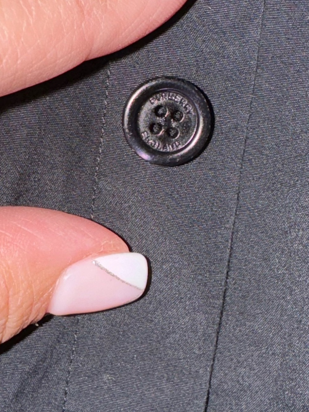 Burberry Black Button-Up Shirt with Classic Nova Check - Picture 3 of 7